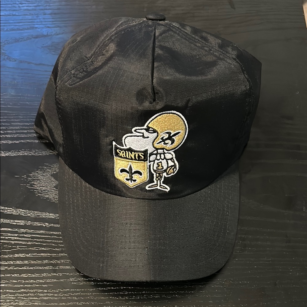 Mitchell & Ness Black Cap with Green Brim